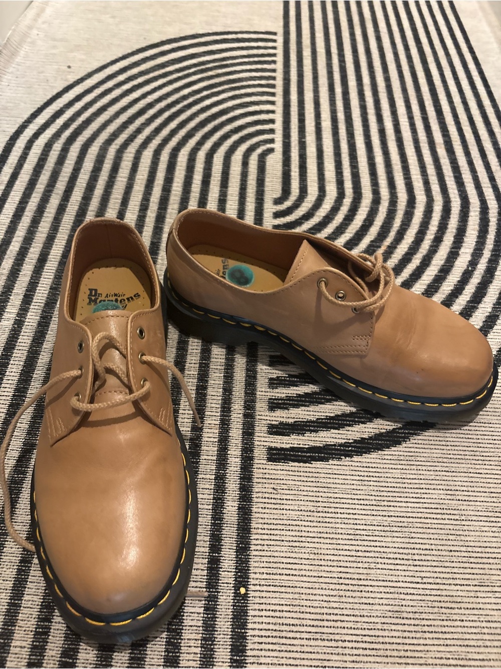Dr. Martens Tan Leather 3-Eye Derby Shoes beige size 8 men’s